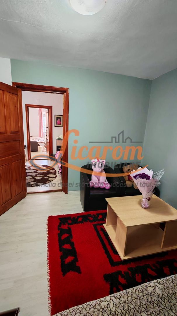 Corp de casa 4 camere zona Nicopole,curte comuna cu 1 familie. - imaginea 10