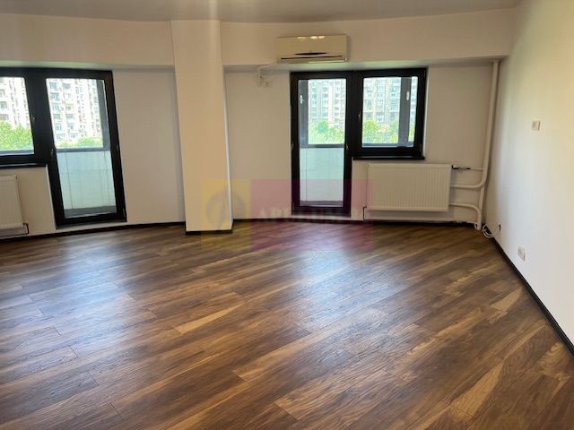Apartament 3 camere Piata Alba Iulia.