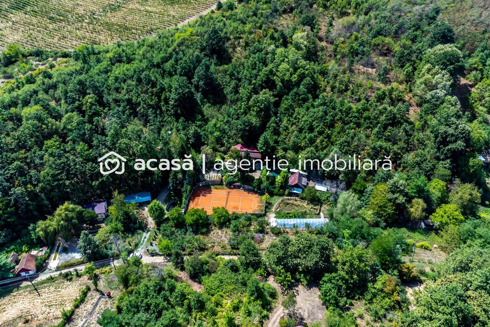 Imagine 14 - PROPRIETATE VÂNDUTĂ Casă conac cu 15.000 mp deal împădurit la Barațca,