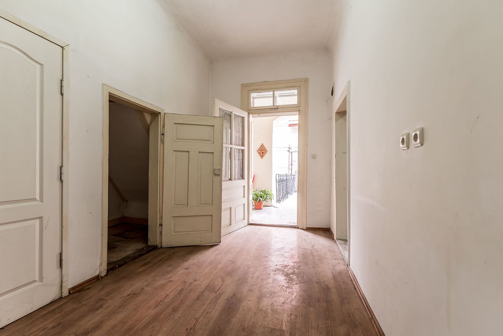 Imagine 7 - Apartament 2 camere Str. Lucian Blaga, clădire în renovare completa