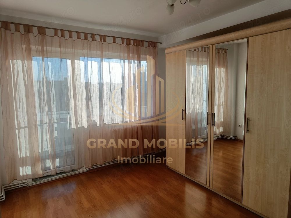 Apartament 83 mp, 3 camere, zona Dacia, 2 băi, balcon, mobilat complet - imaginea 8