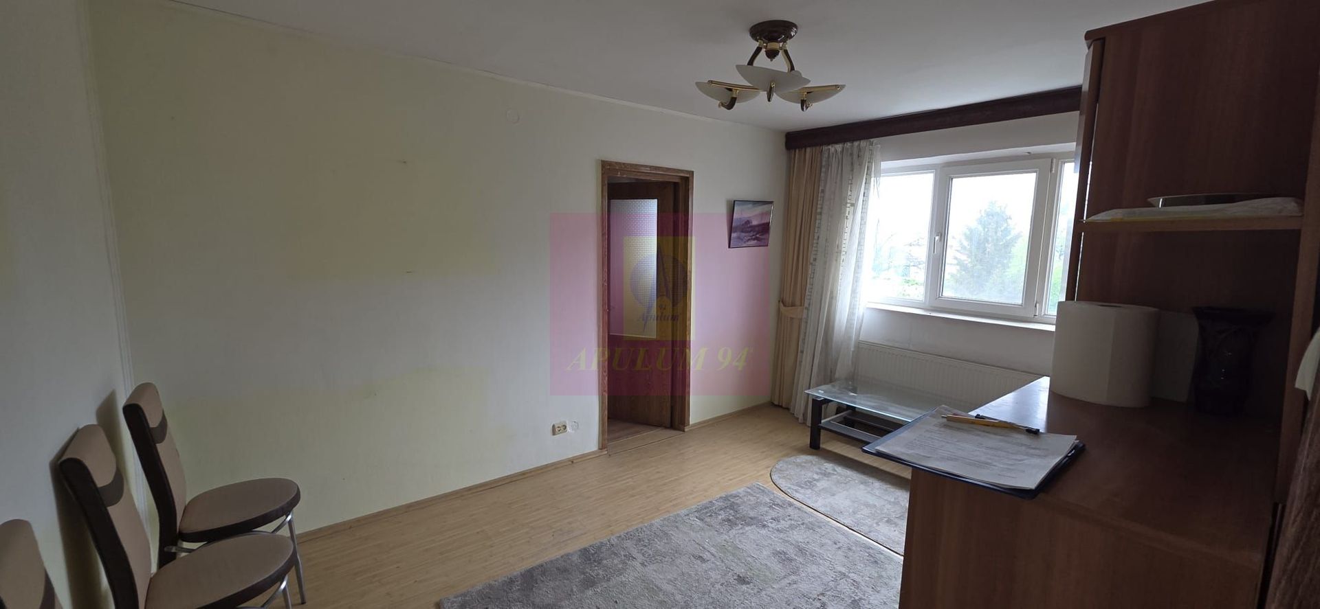 Apartament cu 3 camere de vanzare in Campina, central
