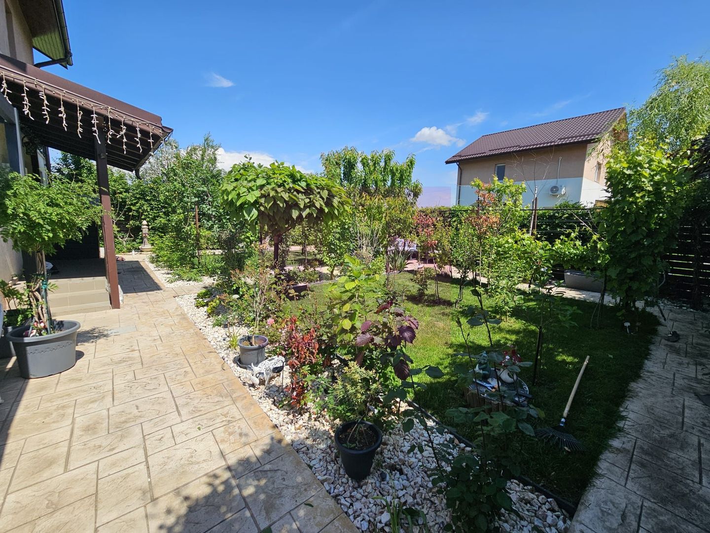 Casă 2019, P+1+pod, renovată, curte amenajată, aproape de pădure