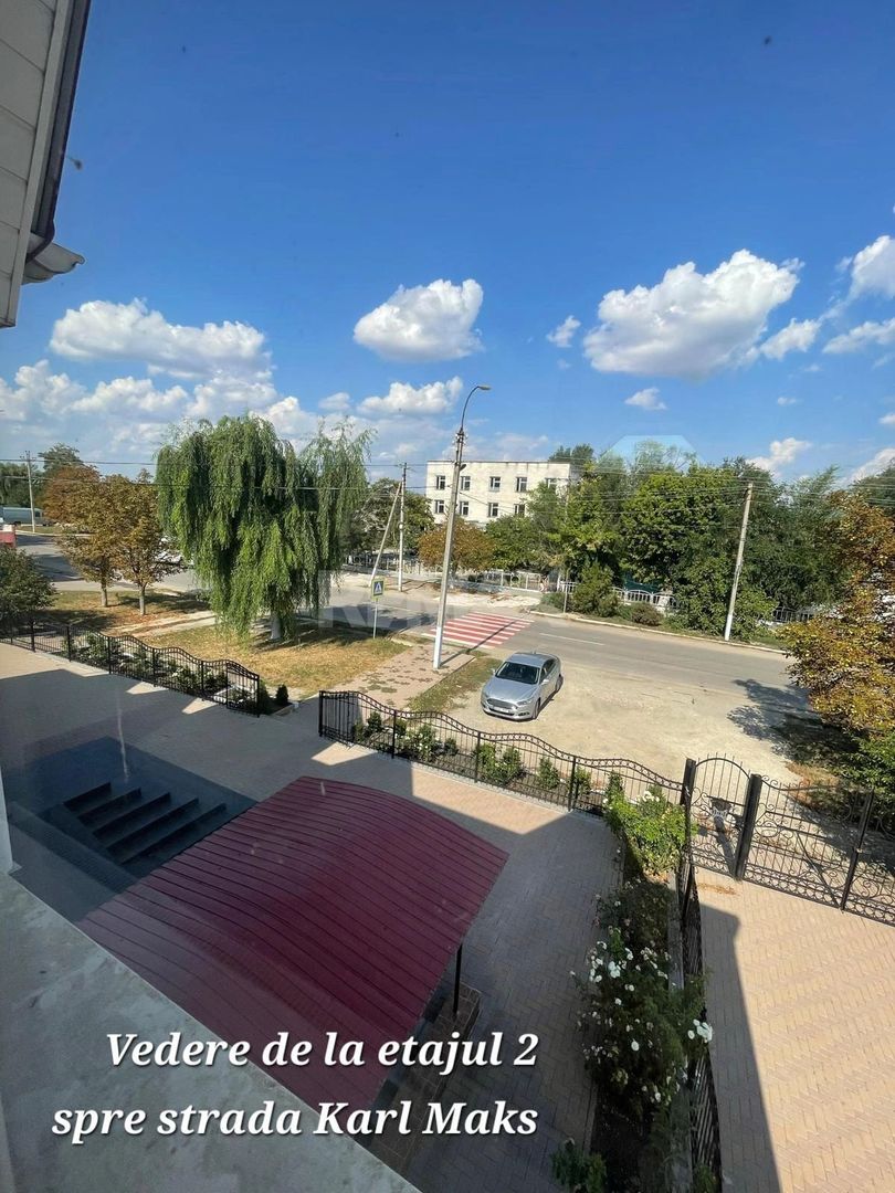 Spațiu comercial Basarabeasca centru 542m2 - imaginea 2