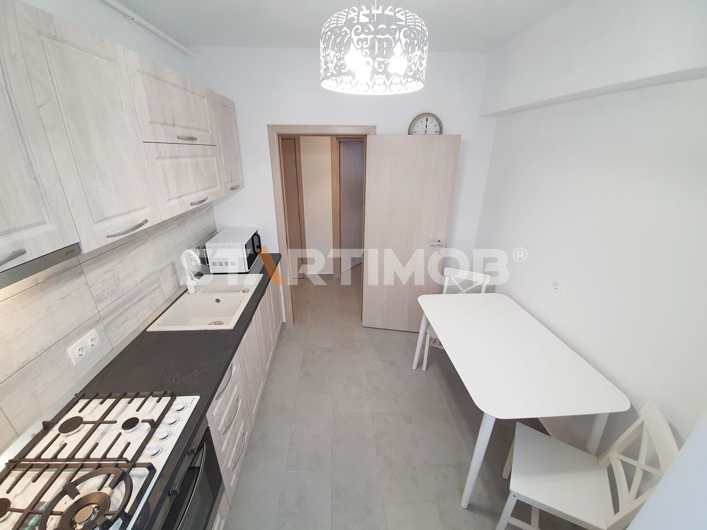 Apartament mobilat 3 camere cu parcare subterana
