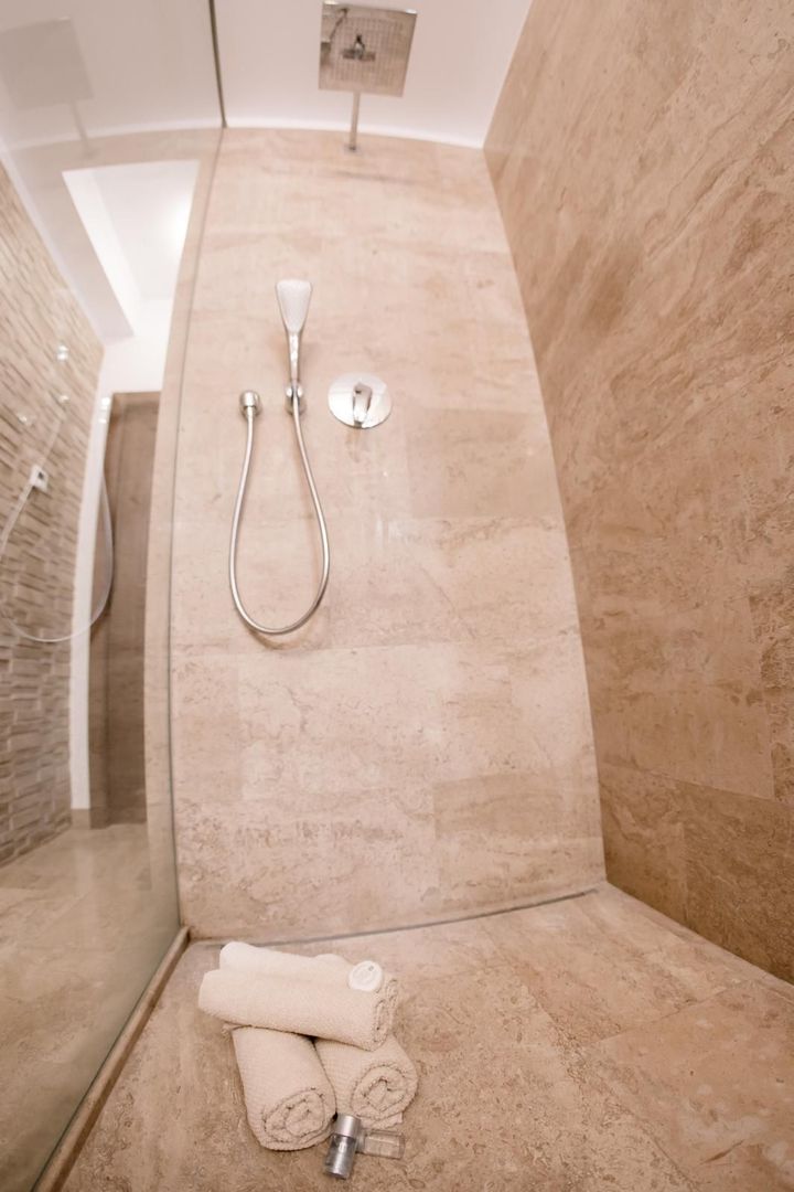 Universitate apartament 5 camere 220 mp de inchiriat - imaginea 11