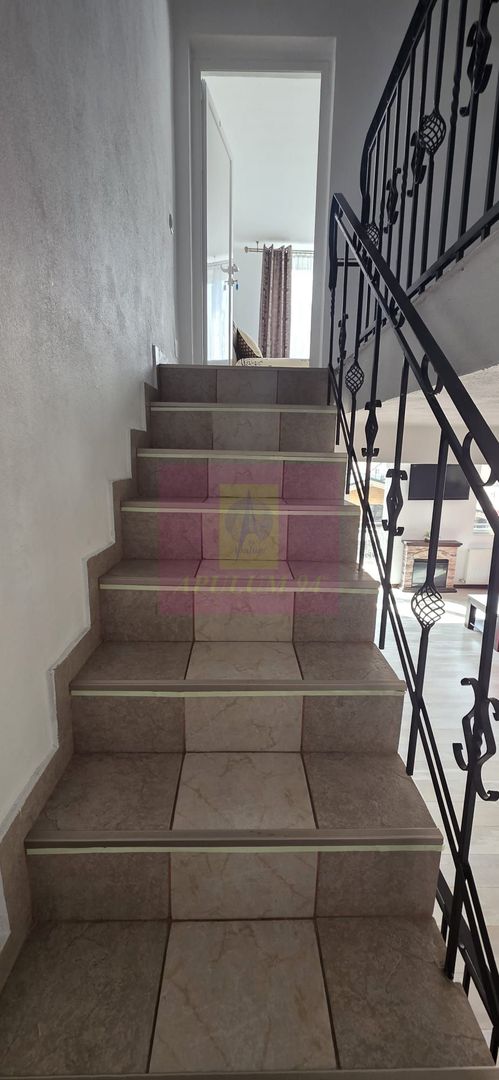 Vila de vânzare cu 8 camere și garaj in Busteni - imaginea 41