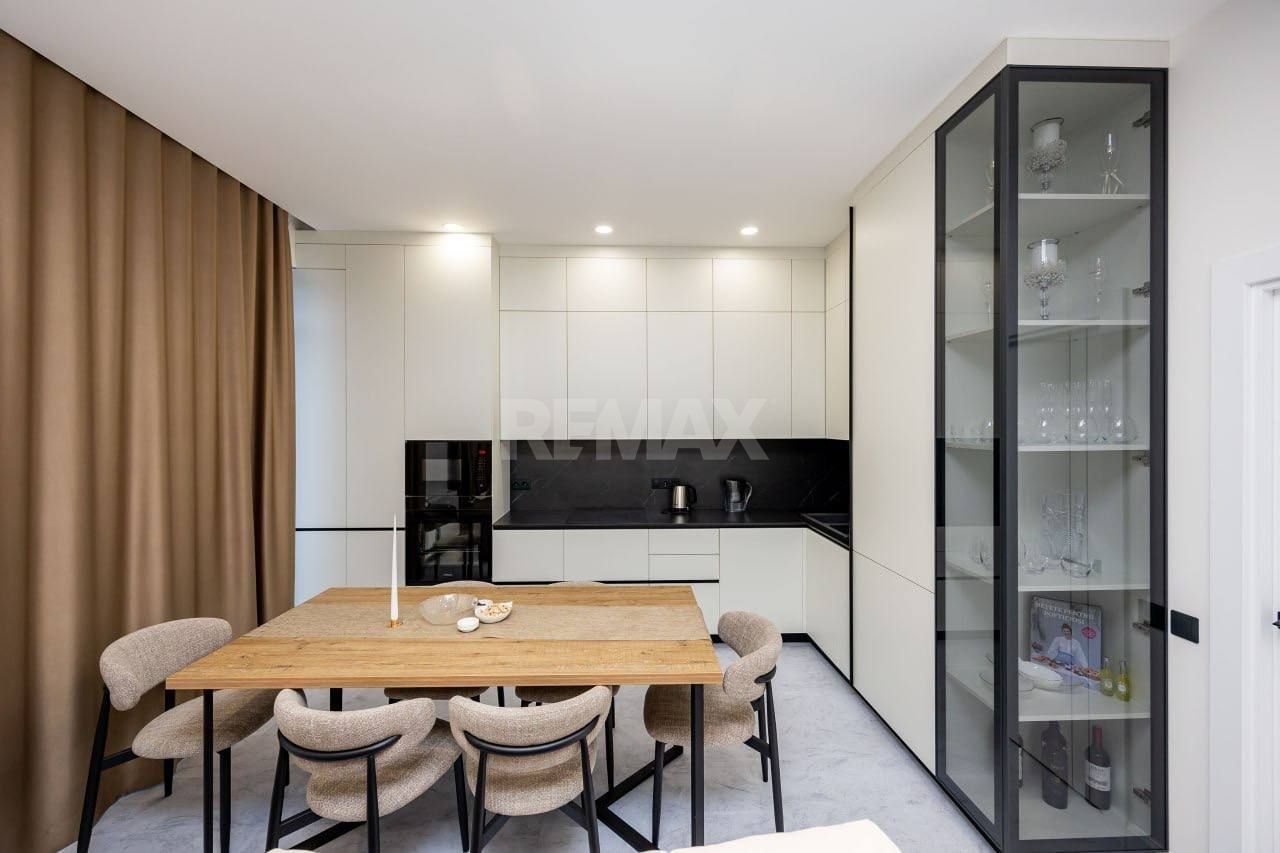 Penthouse de Lux cu Terasă și Priveliște Panoramică