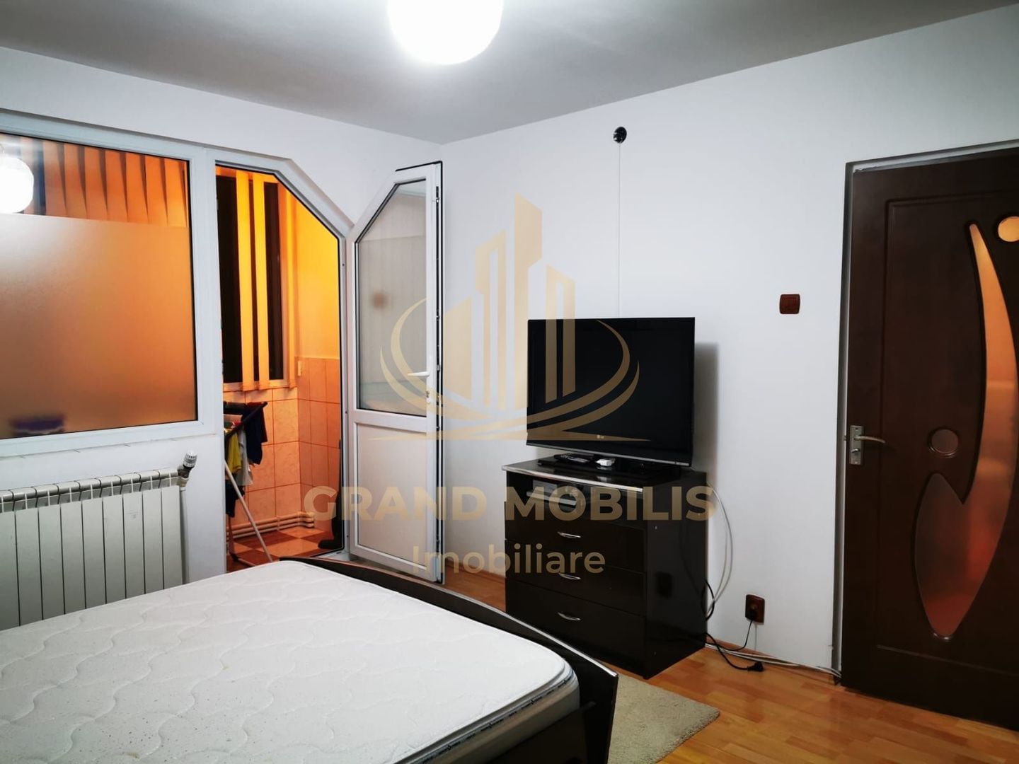 Apartament 3 camere 70 mp cu parcare - imaginea 4
