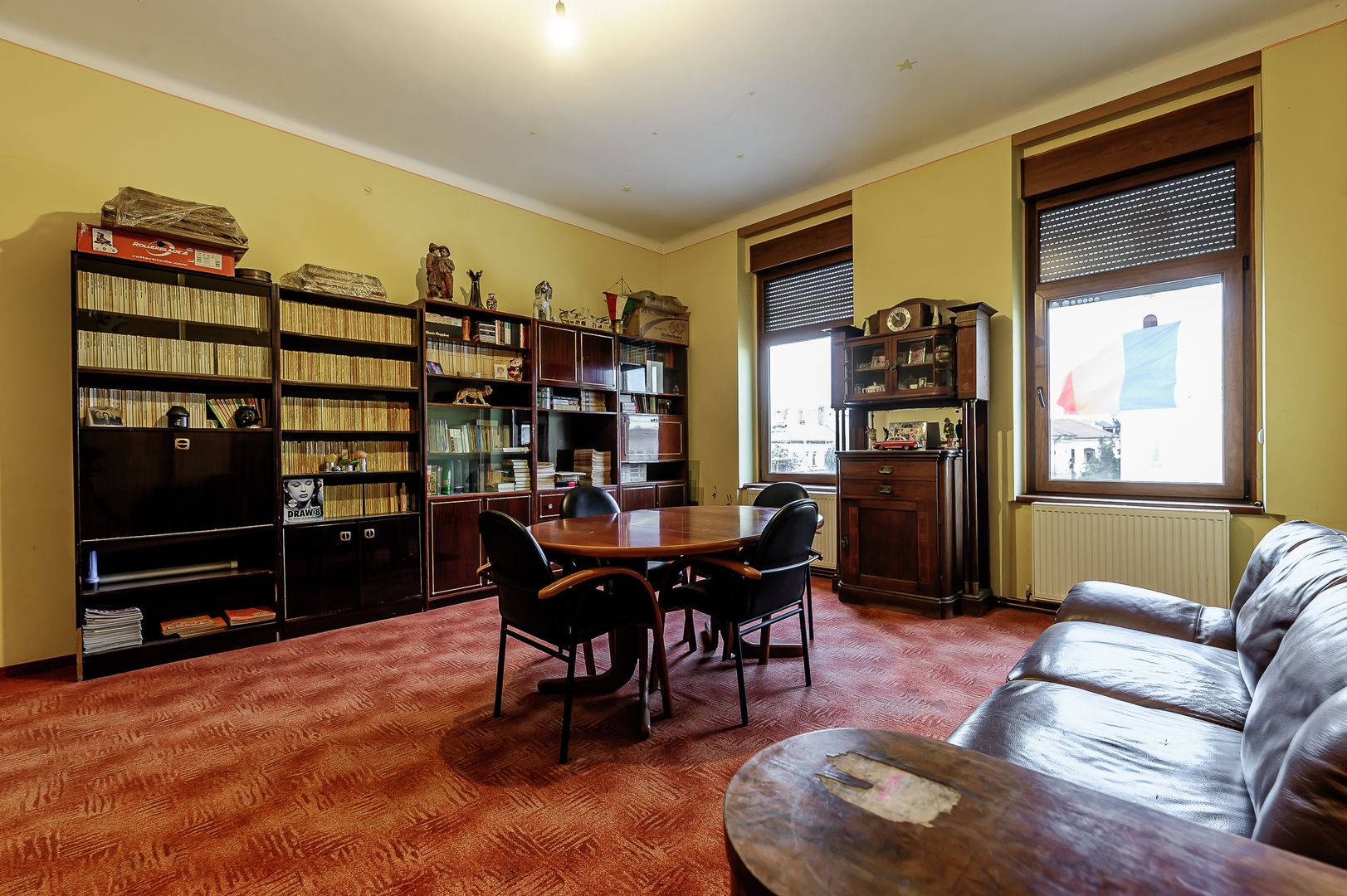 Imagine 2 - Apartament în Piața Catedralei, 93 mp utili.