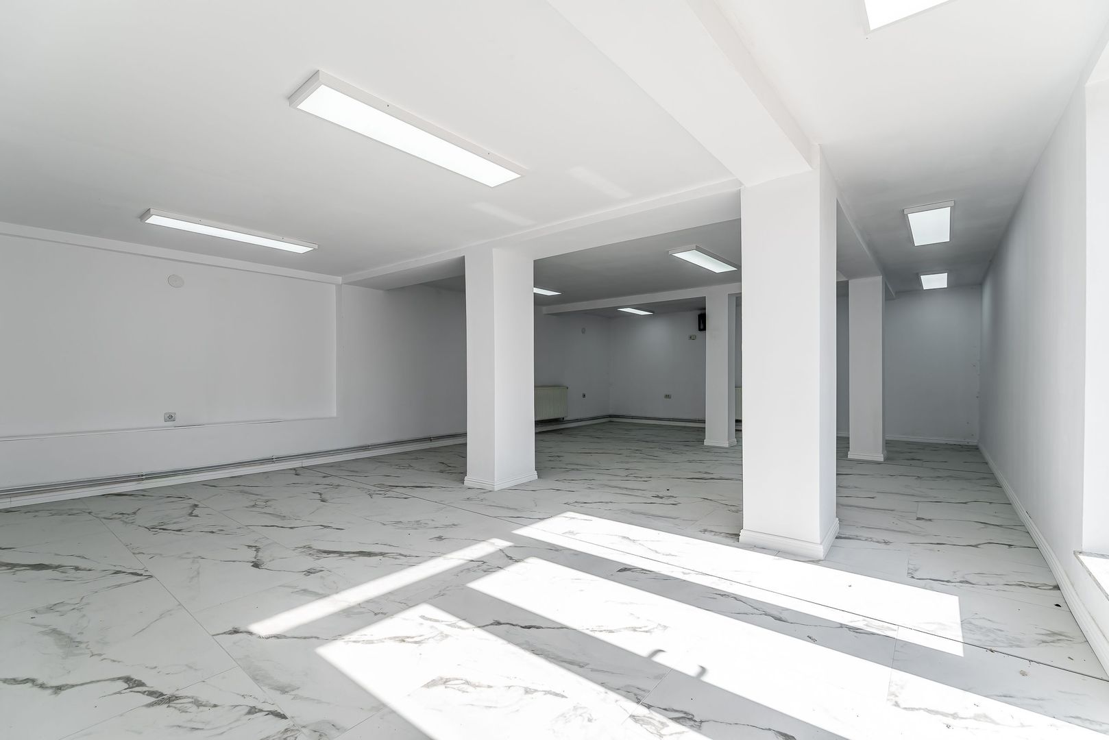 Imagine 2 - 🏢 SPATIU COMERCIAL - 400 MP UTILI - MICALACA - COMISION 0