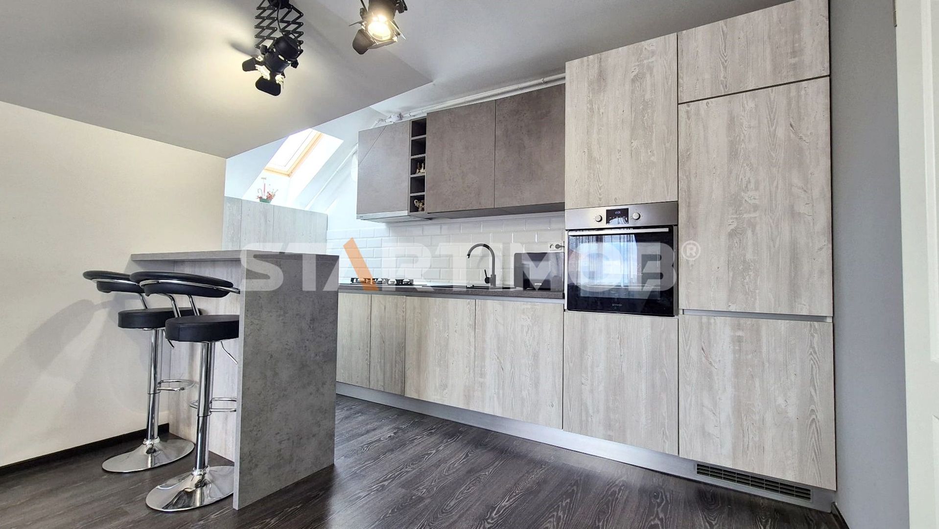 Apartament doua camere cu parcare Coresi