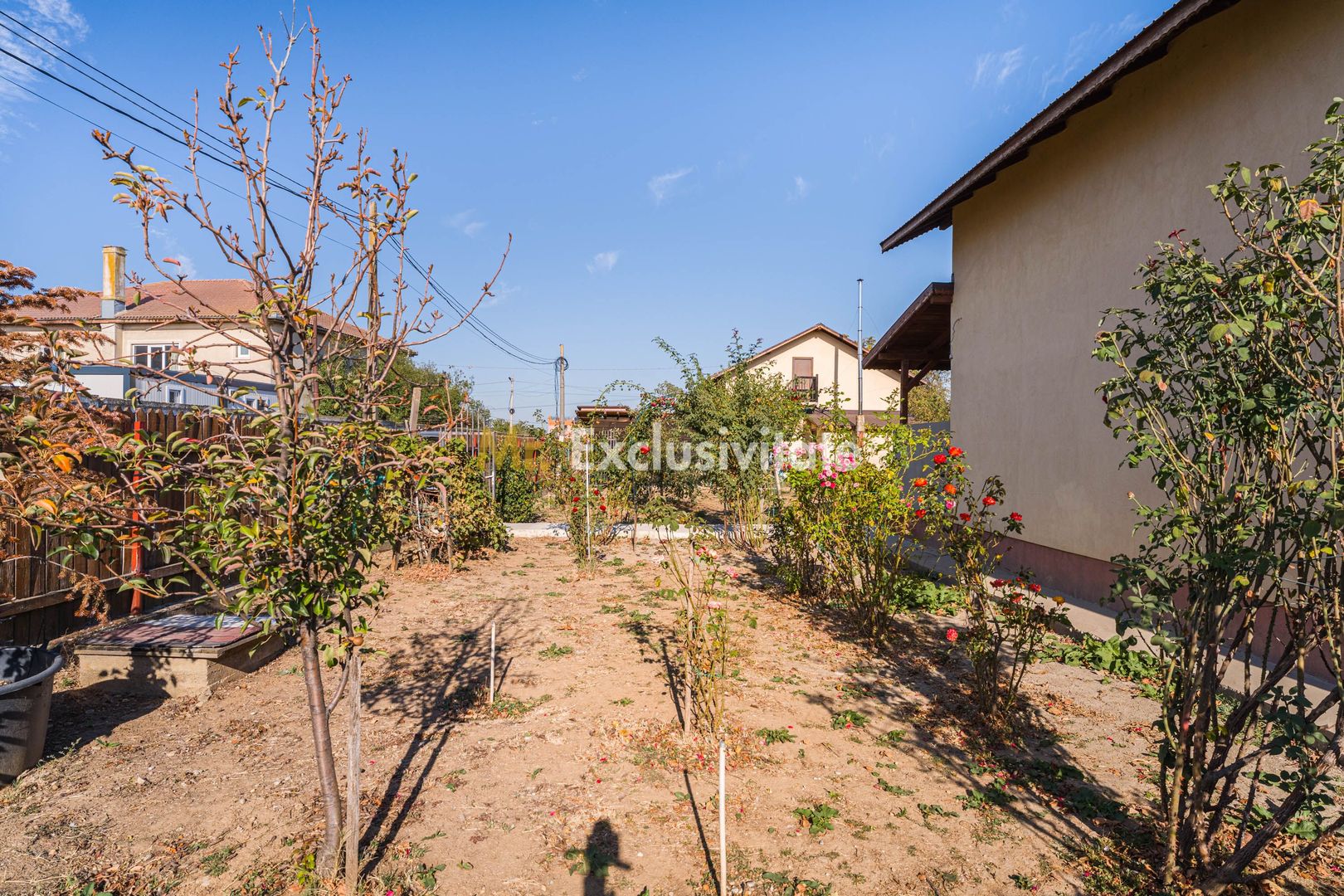 Casa Buturugeni de 3 camere plus mansarda - imaginea 11