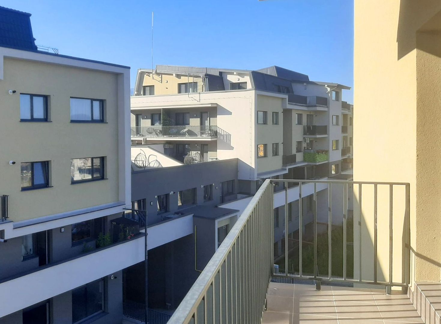 Apartament cu 3 camere situat la etajul 3 zona rezidentiala Rasnov - imaginea 18