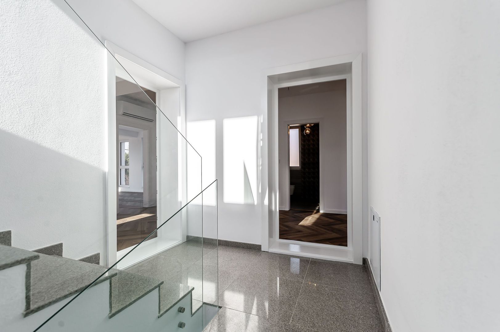 Imagine 8 - Clădire nouă P+2 cu showroom și birouri în Arad