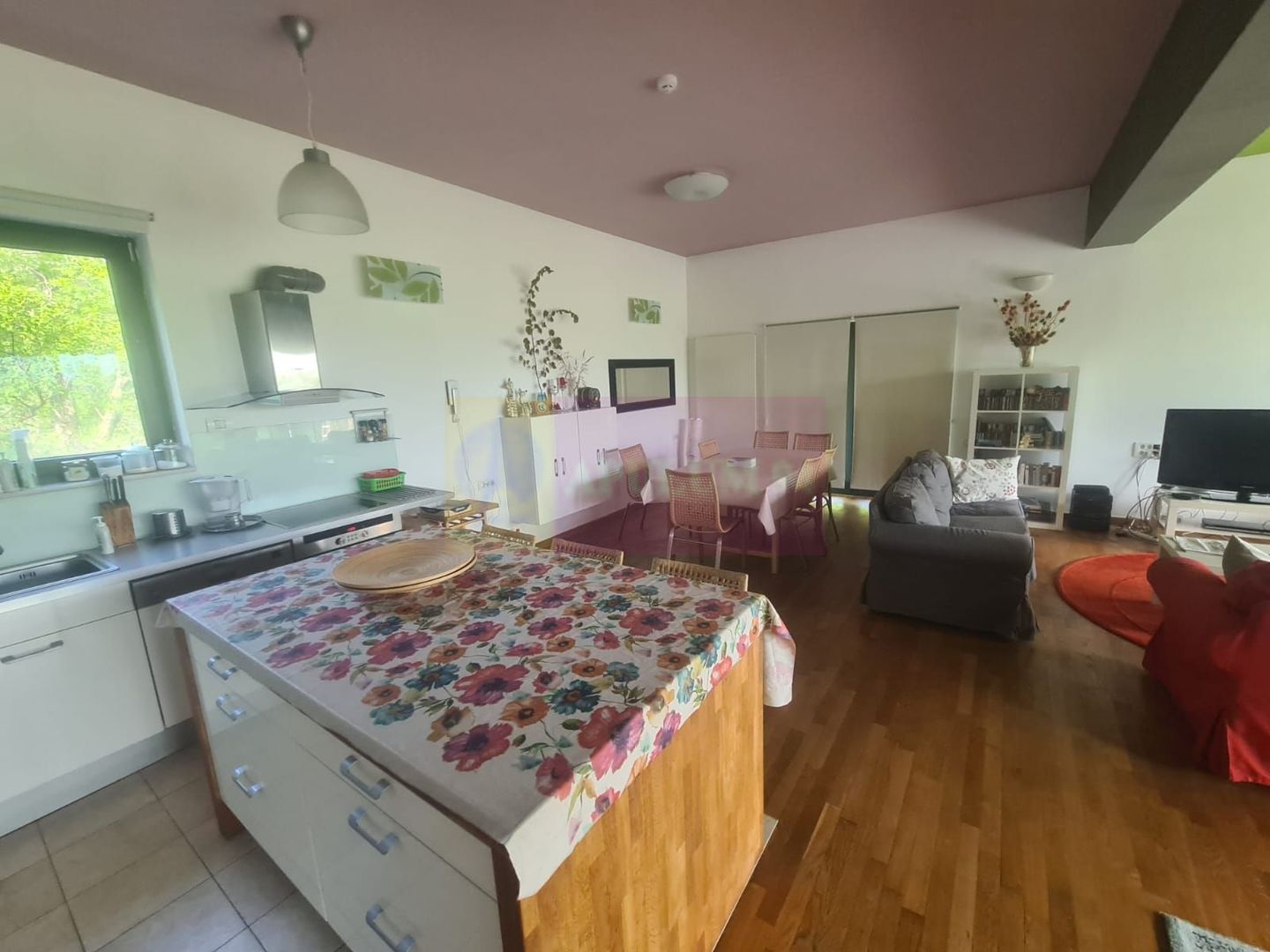 Vila de vanzare cu 6 camere in Cornu (teren 6.600 mp)