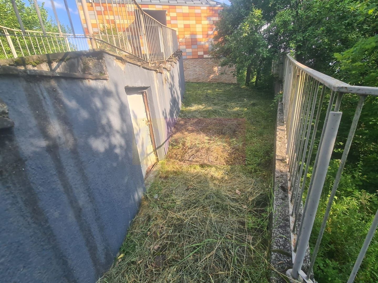 Vila de vanzare cu 6 camere in Cornu (teren 6.600 mp)