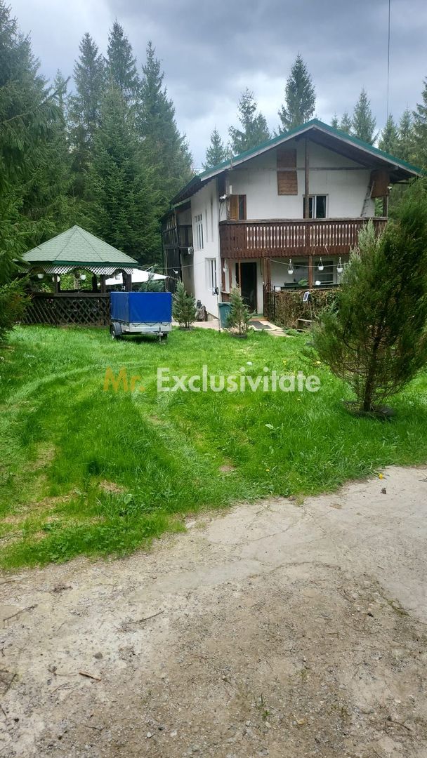 Casa spatioasa langa Belis-zona turistica, curte mare,ciubar