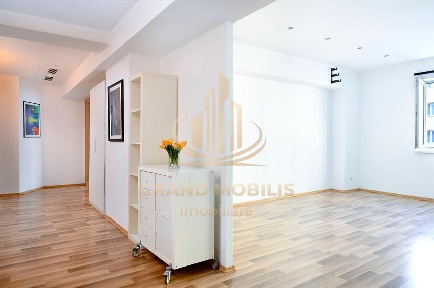 Apartament 3 camere | 2 băi | 84 mp | Etaj 10 Sector 4