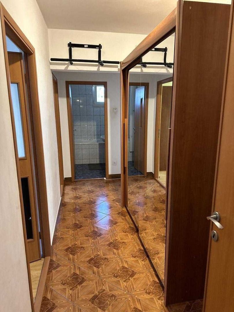 Apartament 4 camere, Parcare, Proprietar, Emil Racovita, S4, Bl. EM2