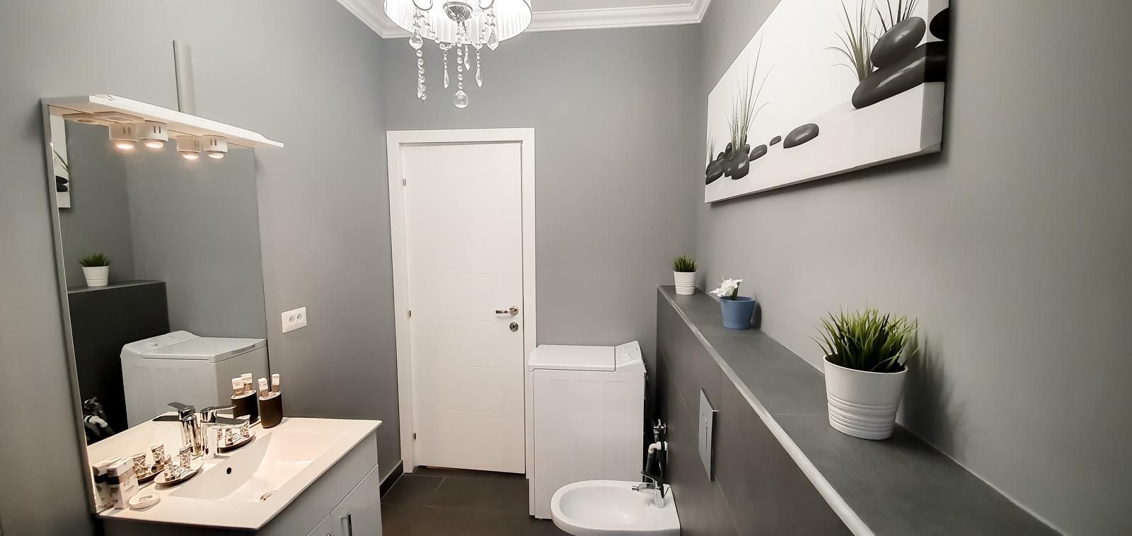 Universitate apartament 5 camere 220 mp de inchiriat - imaginea 15