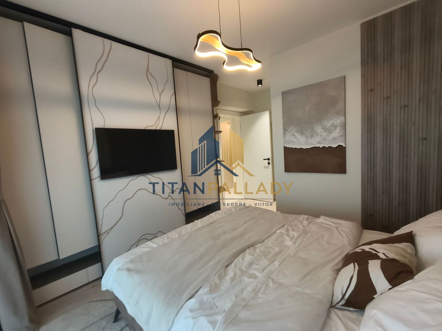 Studio / 47mp / Titan-Pallady / Metrou — fotografia 1