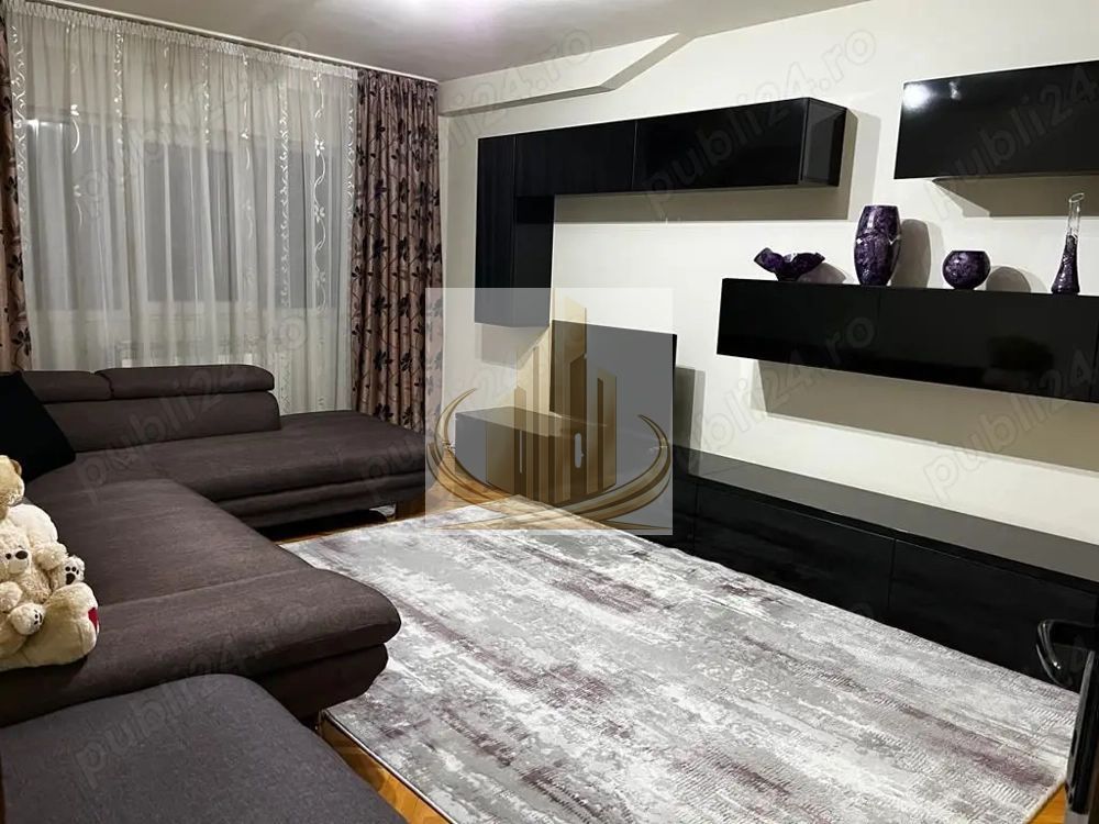 Apartament 3 camere, decomandat, zona Lunei
