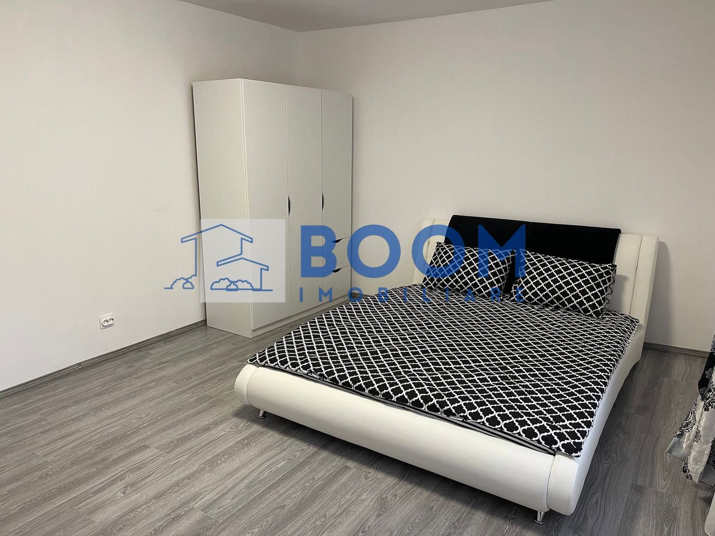 Apartament modern Ultracentral | Loc de parcare inclus | 2 balcoane | - imaginea 3