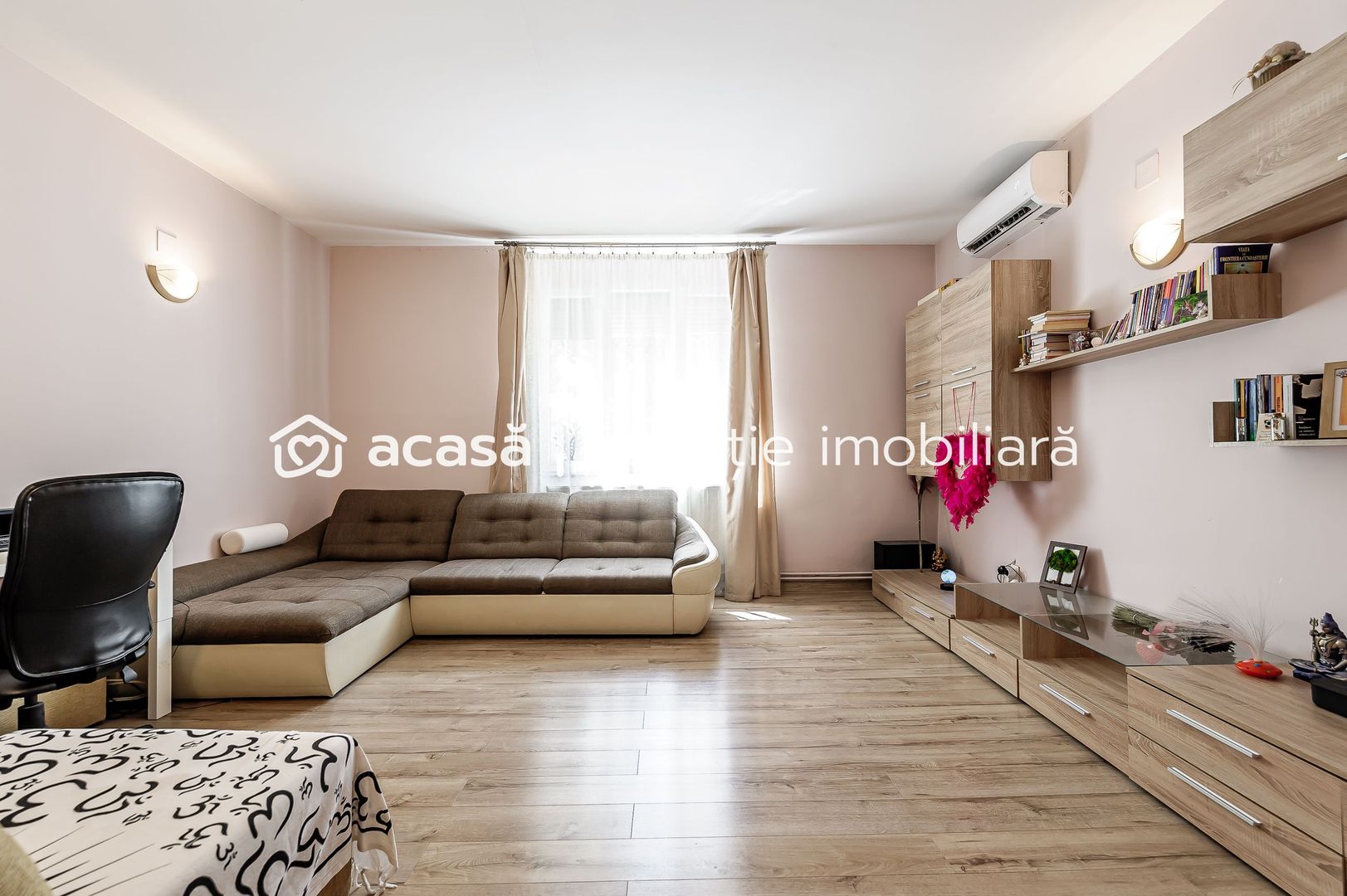 Apartament 2 camere spatios la casa individuala zona centrala