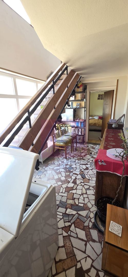 Casa de vanzare cu 6 camere in Busteni