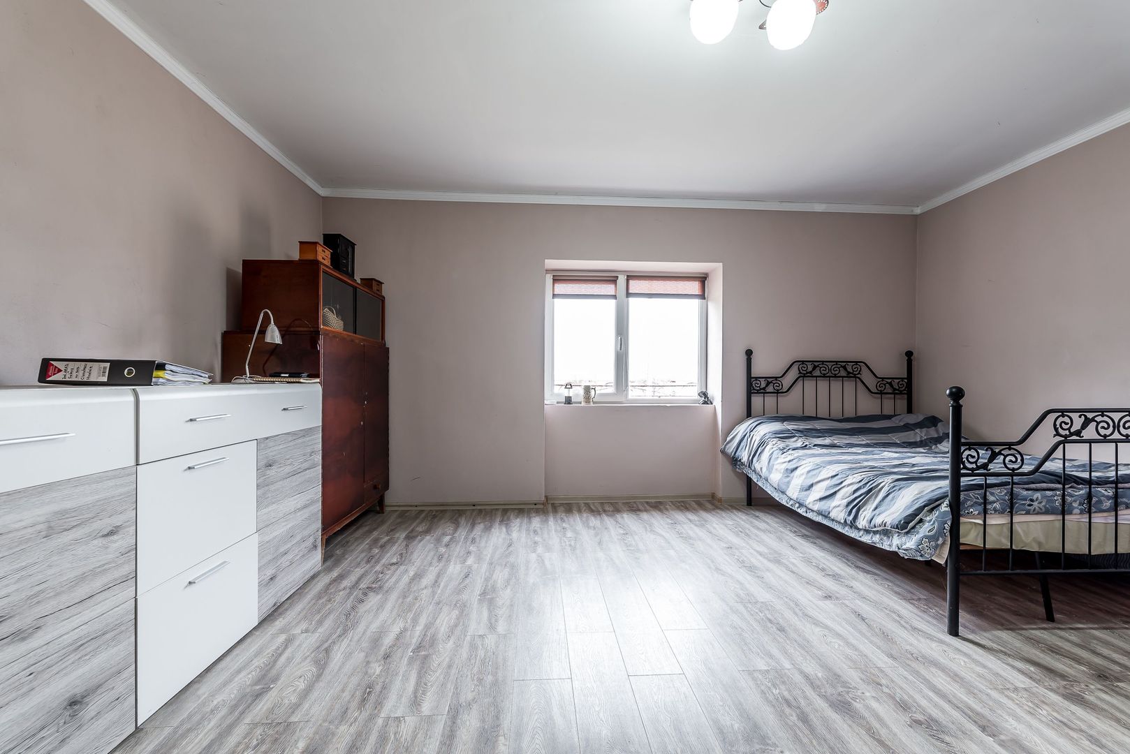 Imagine 8 - Casă finisată + casă în construcție, la același preț!