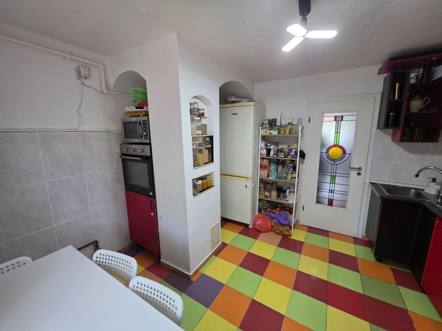 Vand apartament cu 4 camere aproape de centru - imaginea 3