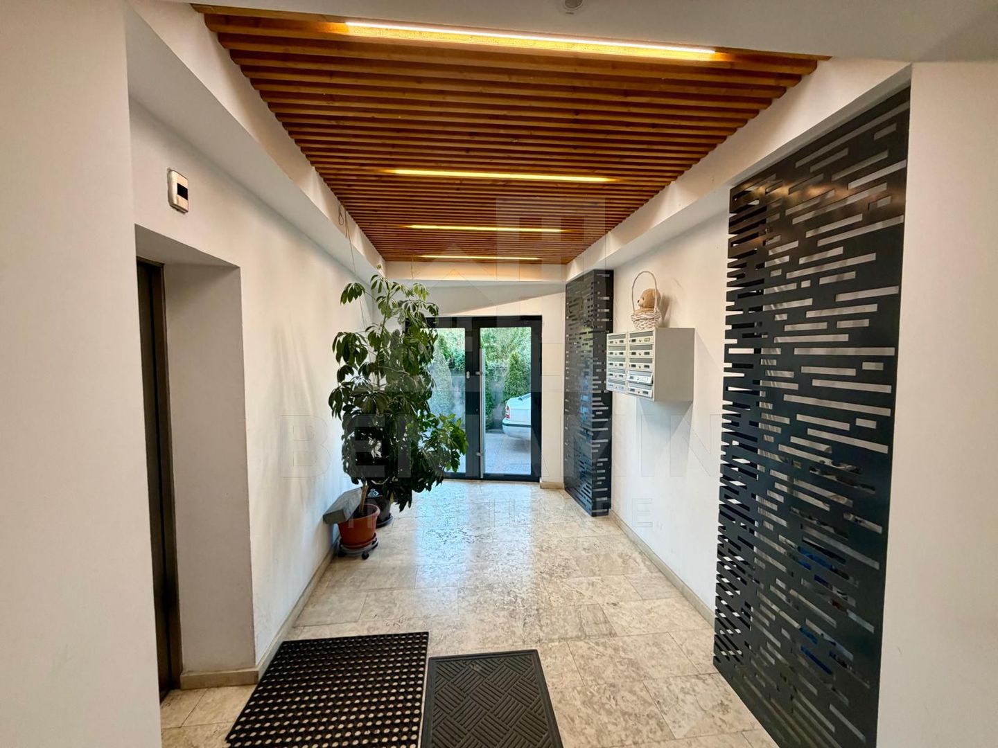 Apartament decomandat deosebit 3 camere 2 bai bloc 2020 cu parcare - imaginea 15