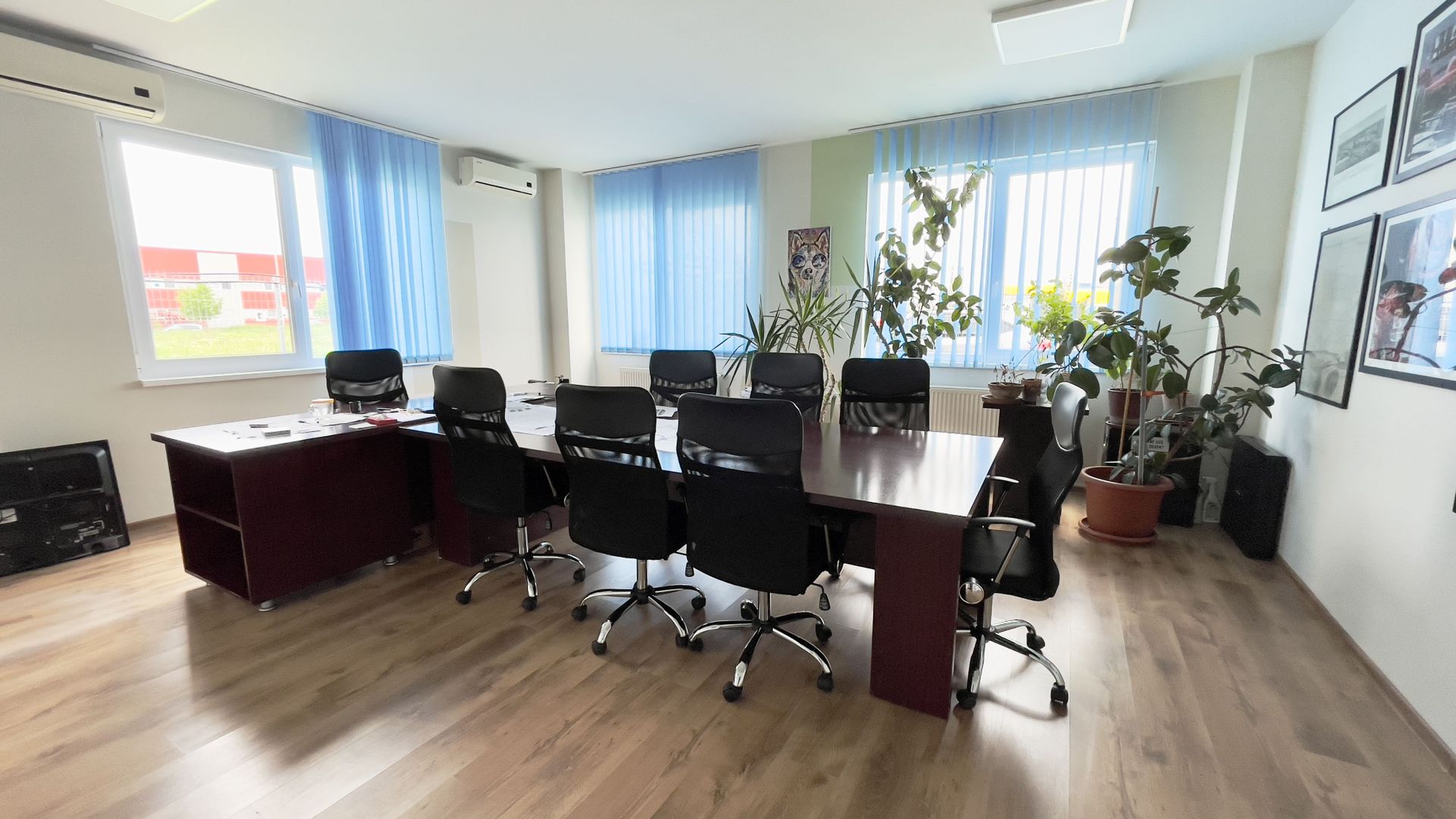 Imagine 9 - Clădire de birouri cu 12 parcări în incintă privată, UTA2, Arad