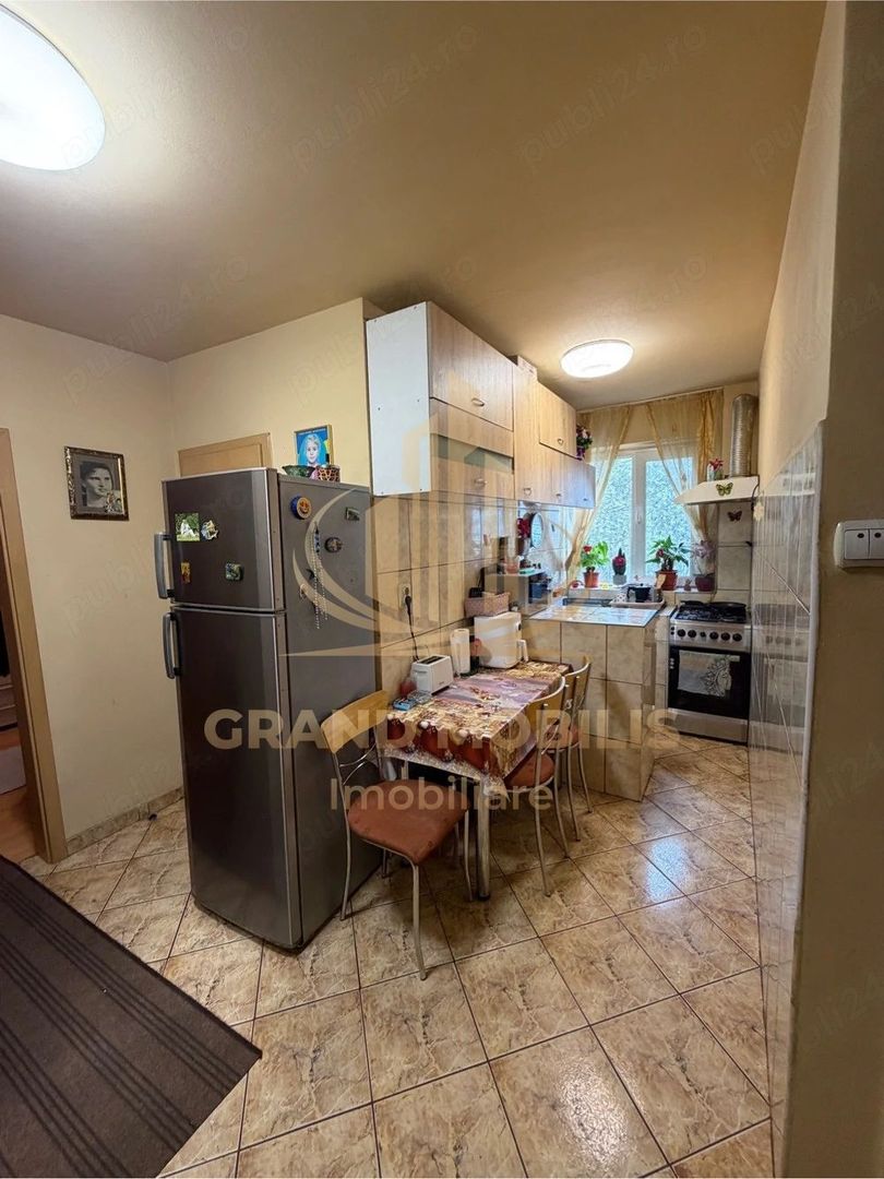 Apartament 3 camere, 50 mp utili + balcon 4 mp, etaj 3, Calea Șagului - imaginea 4