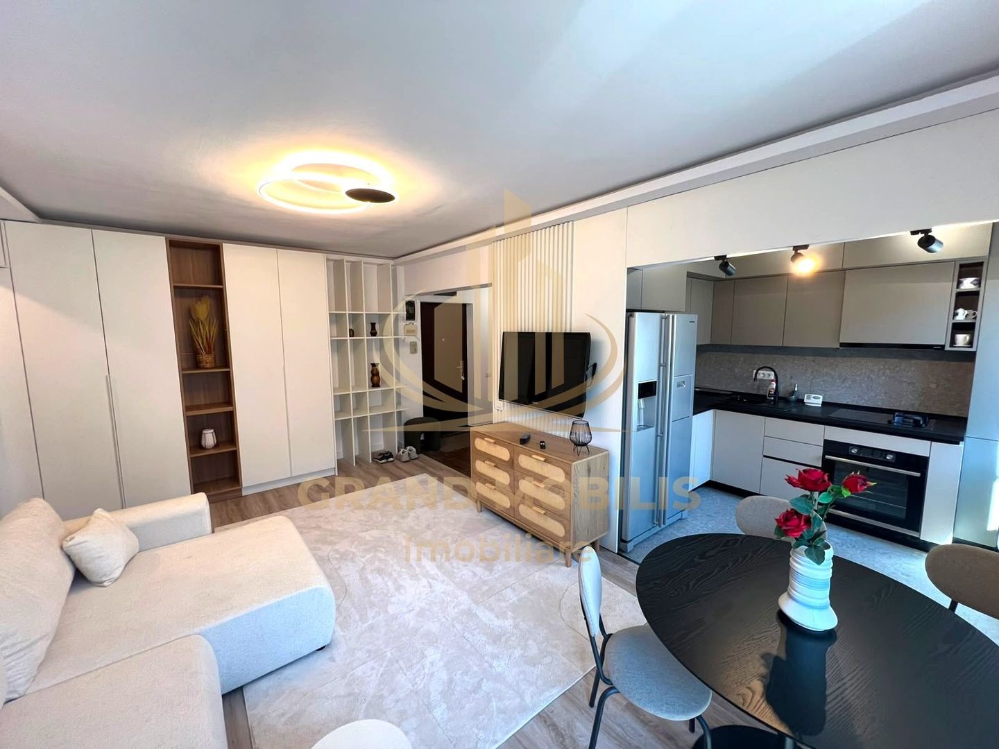 Apartament 2 cam ultracentral, renovat integral – Piața Victoriei