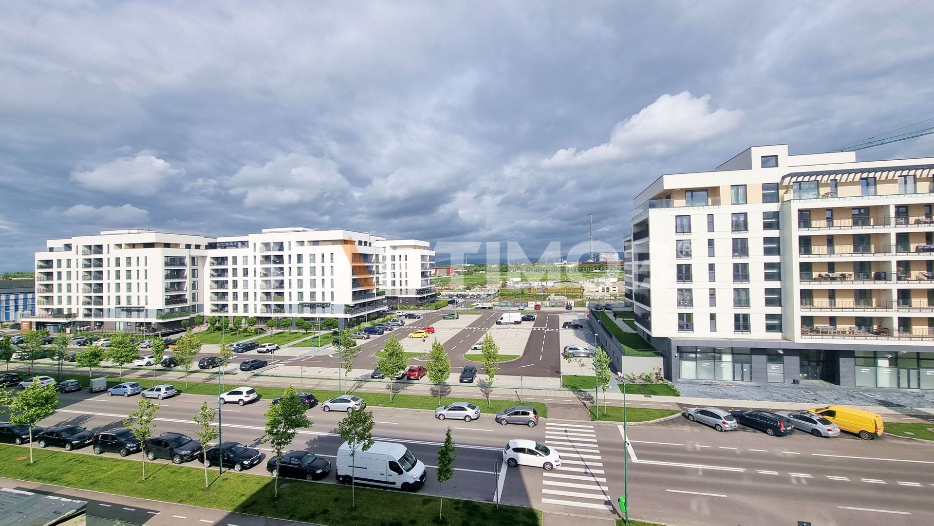 Apartament mobilat Coresi cu parcare si boxa
