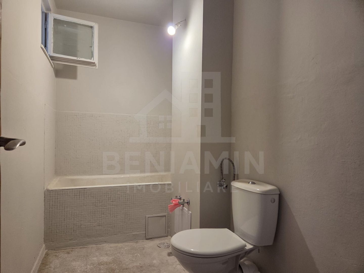 2 Camere-52mp-Balcon-Lift Nou-Anvelopat-Zona-Garii-Renovat - imaginea 7