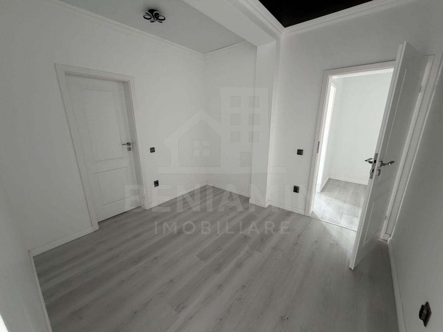 Casa 3 dormitoare-3 bai-Bariera Valcii-Moderna-toate utilitatile - imaginea 11