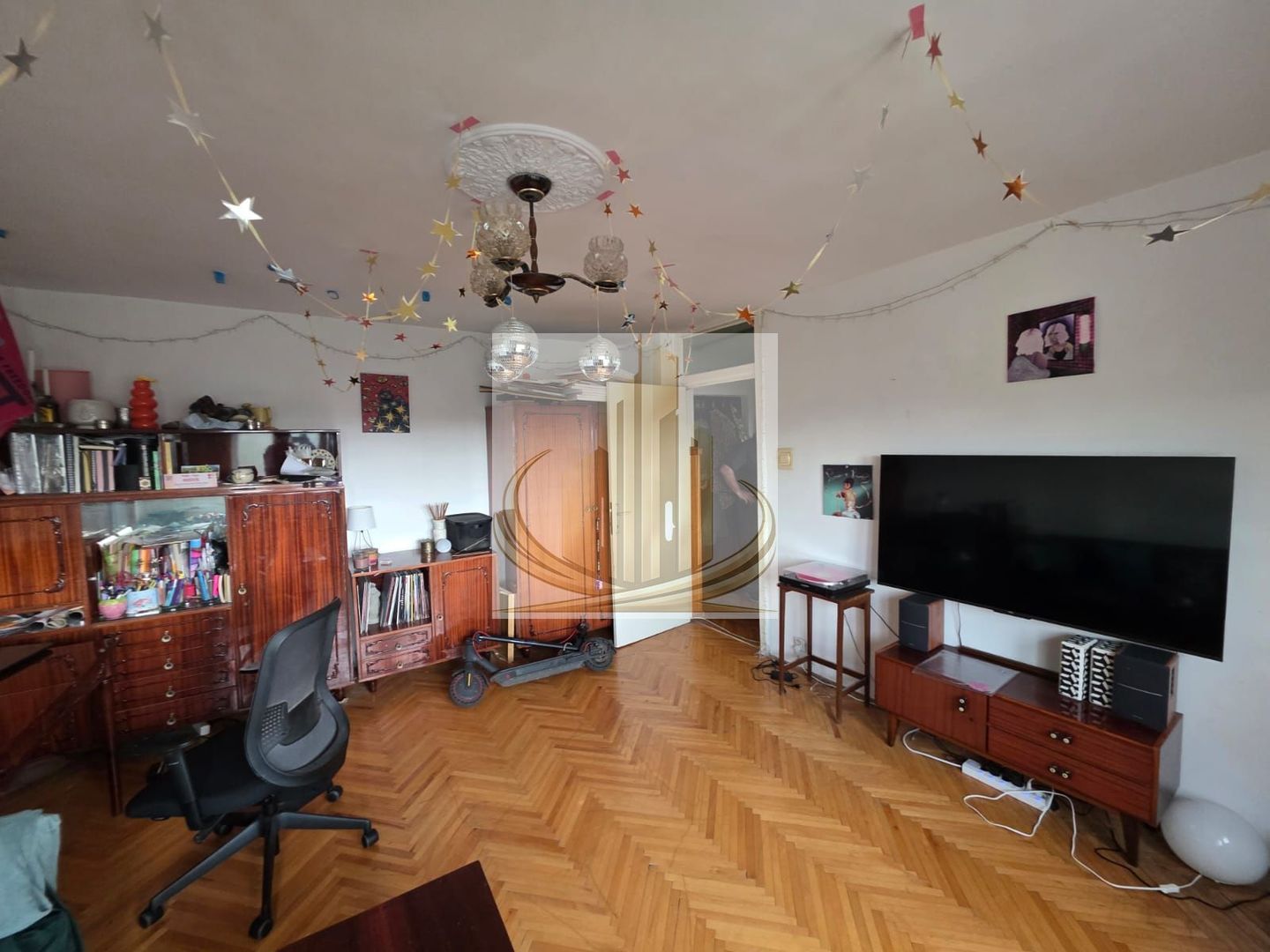 Apartament spațios cu 2 camere, și centrală proprie, Bucovina - imaginea 2