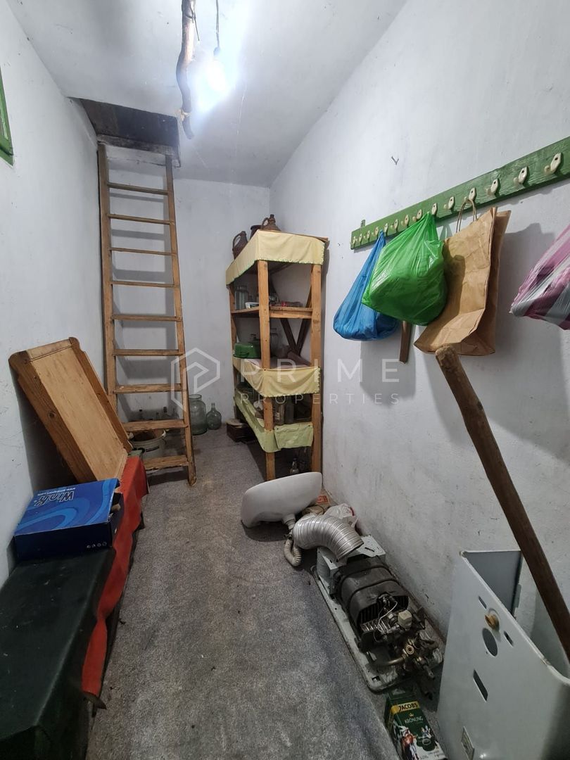 Casă cu teren de 1.000 m² – utilități complete, ideală pentru renovare - imaginea 8
