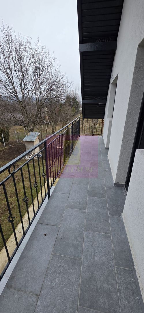 Vila de vanzare cu 4 camere in Brebu - imaginea 24
