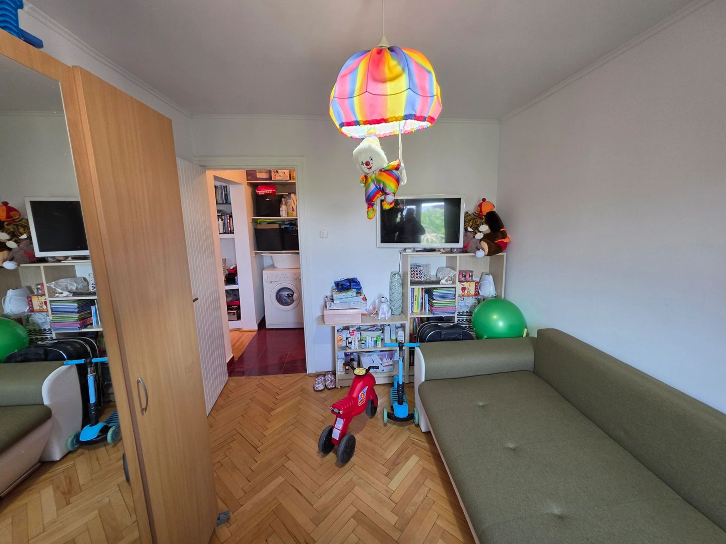 Vand apartament cu 4 camere aproape de centru - imaginea 16