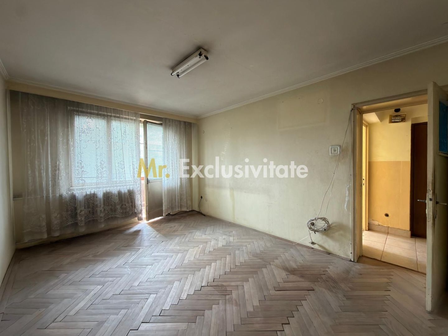 Apartament 3 camere | Calea București- decomandat-Pitesti