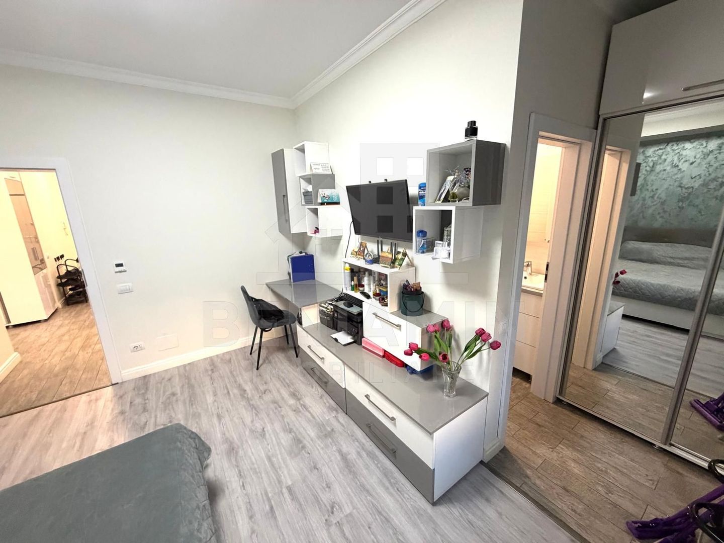 Apartament decomandat deosebit 3 camere 2 bai bloc 2020 cu parcare - imaginea 9
