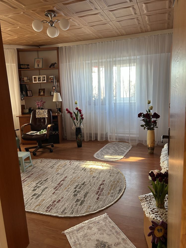 Vanzare Ap. 2 camere decomandat (zona Bd. Uverturii sector 6)