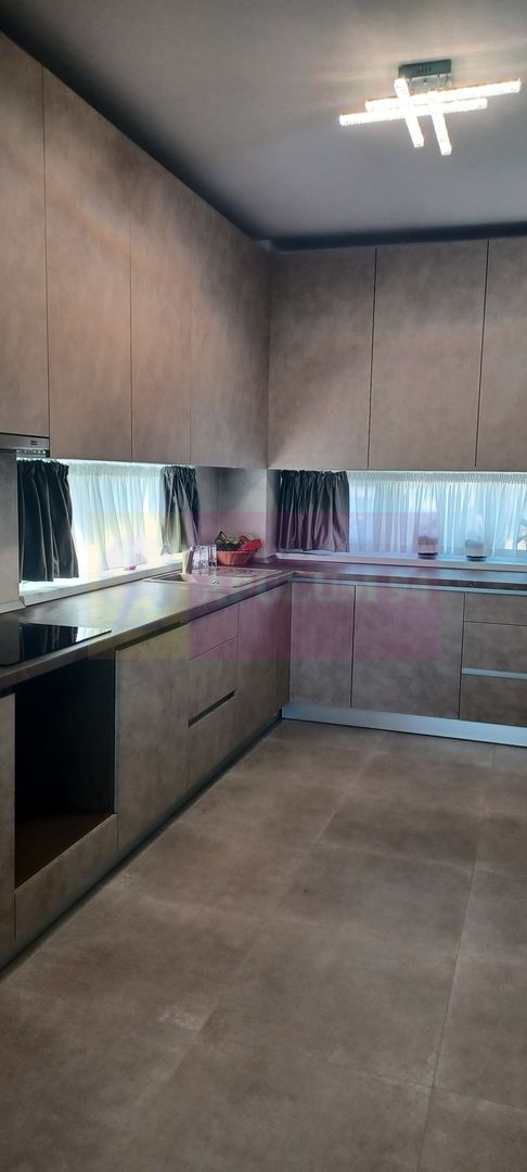 Săbăreni, casă nouă 116 mp utili, curte 608, în apropierea pădurii