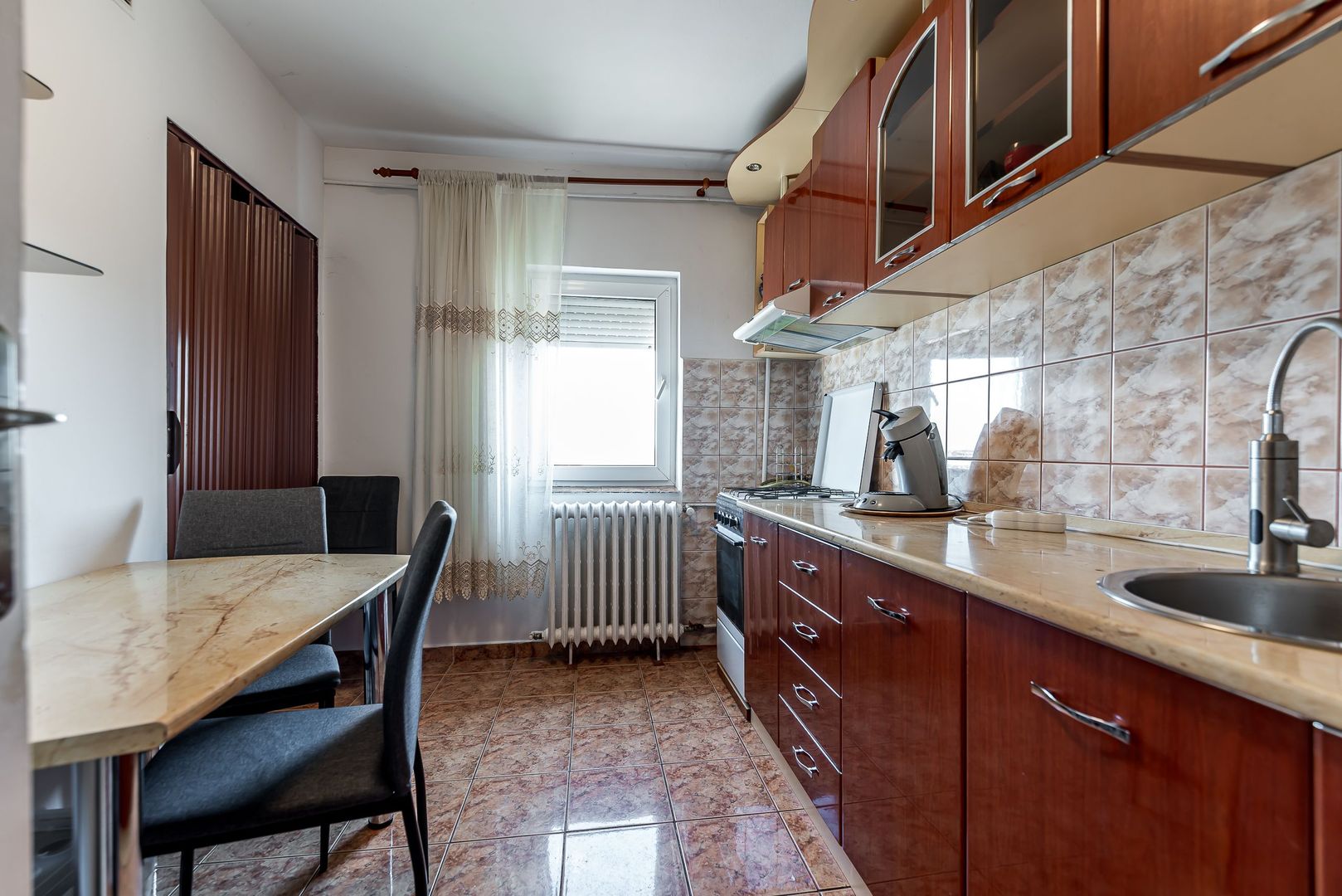 Imagine 2 - Apartament 2 camere,  6 Vânători Arad