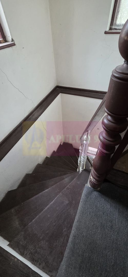 Etaj vilă istorică de vânzare în Sinaia – Zona Furnica