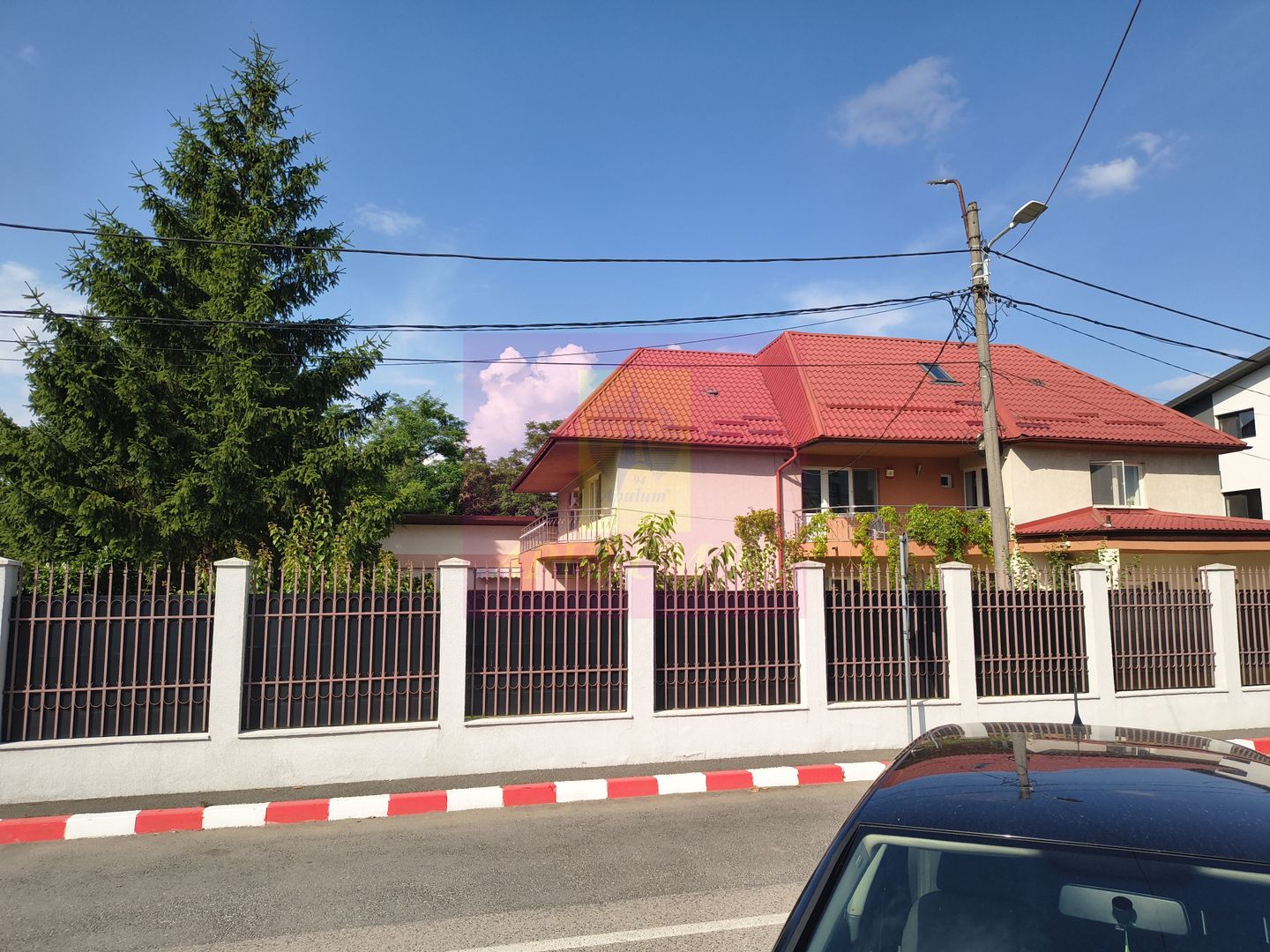 Vila de lângă Catedrala Ortodoxă ,,Sfânta Cuvioasă Parascheva" - imaginea 86